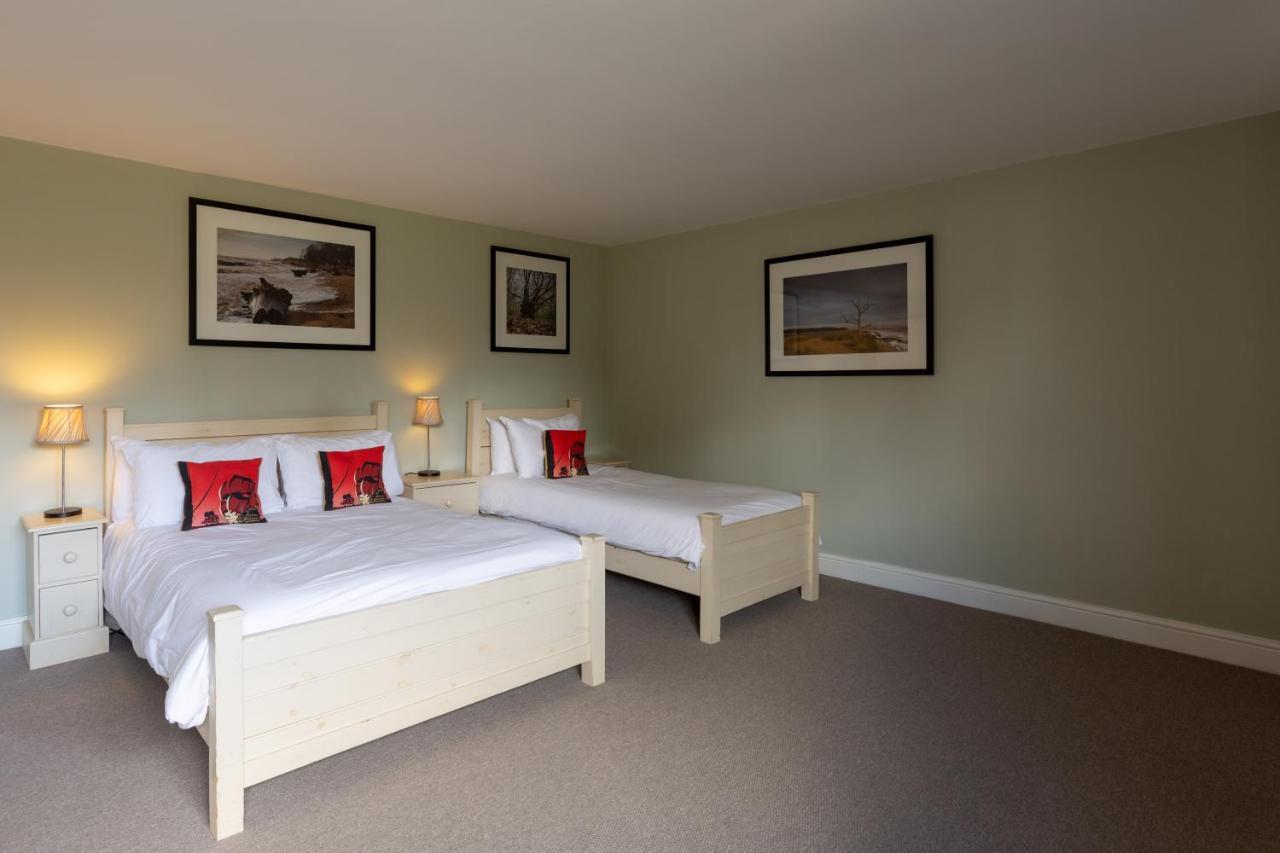 Hotel The Plough Wangford Esterno foto