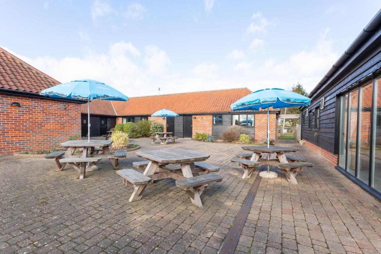Hotel The Plough Wangford Esterno foto