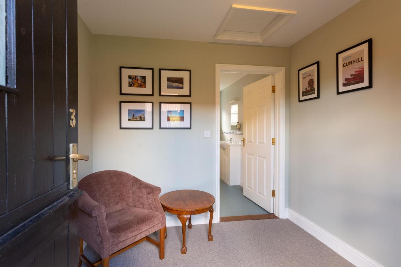 Hotel The Plough Wangford Esterno foto